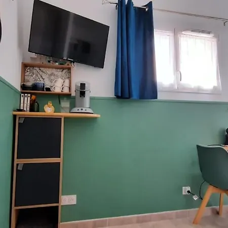 Agreable Studio Lumineux Pour Escapade A Deux ! 1 Piece Avec Salle De Bain - 14m2 - Exterieur Privatif - Saint-Laurent-de-la-Salanque