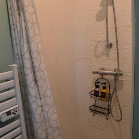 Agreable Studio Lumineux Pour Escapade A Deux ! 1 Piece Avec Salle De Bain - 14m2 - Exterieur Privatif - *